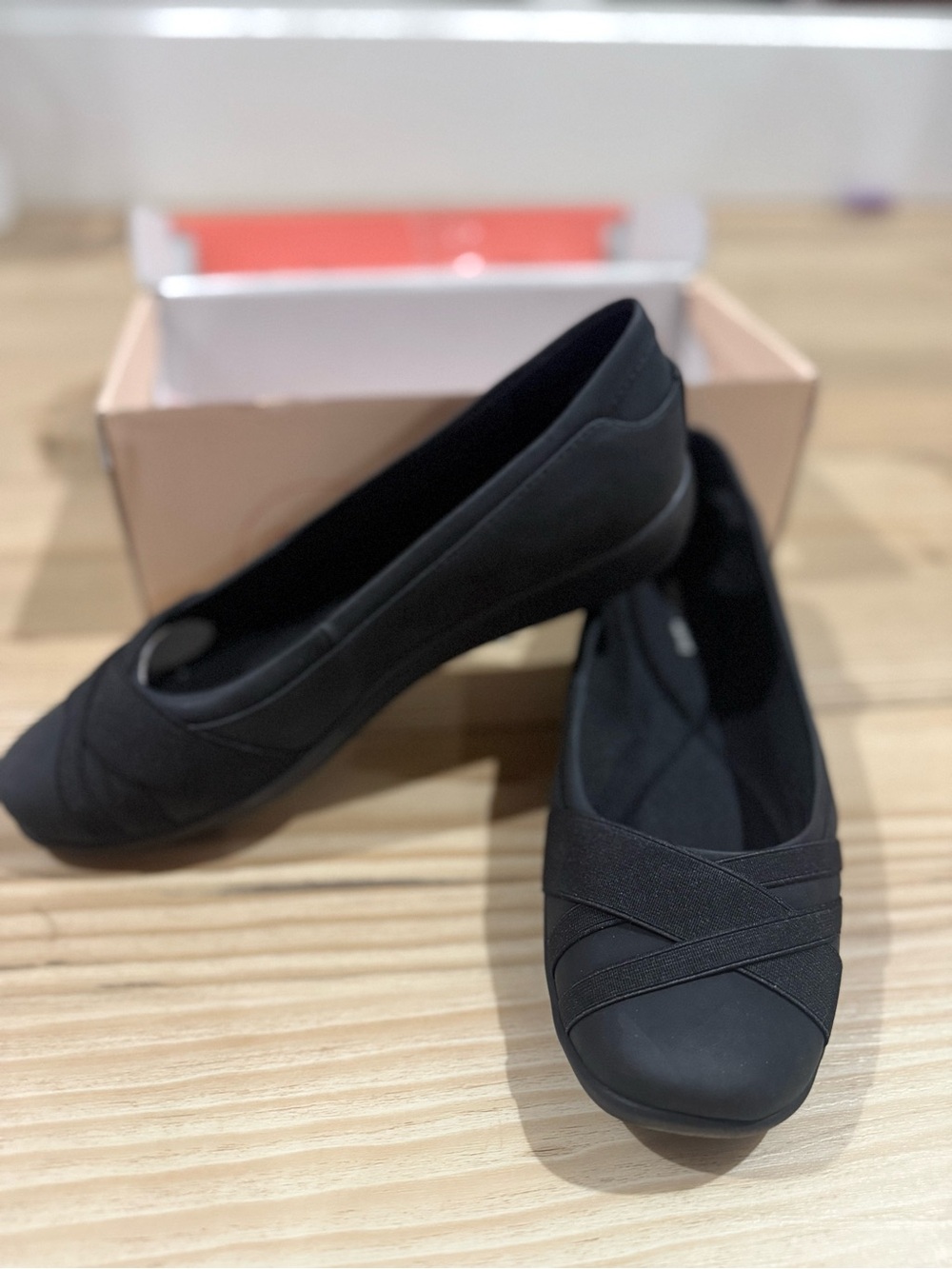 Easy Spirit Black Women's Slip-On Ballet Flats - Picture 3 of 6